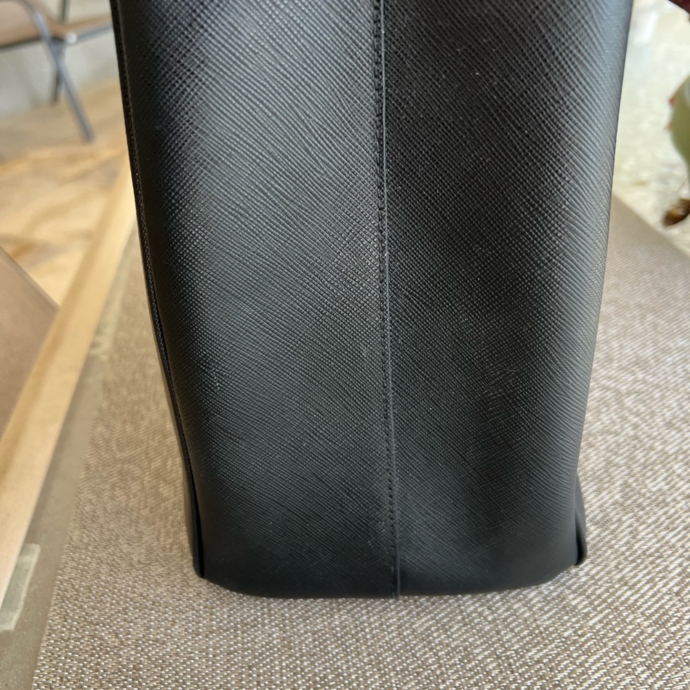 Large Prada Galleria Saffiano Black Leather Bag - Picture 10 of 16